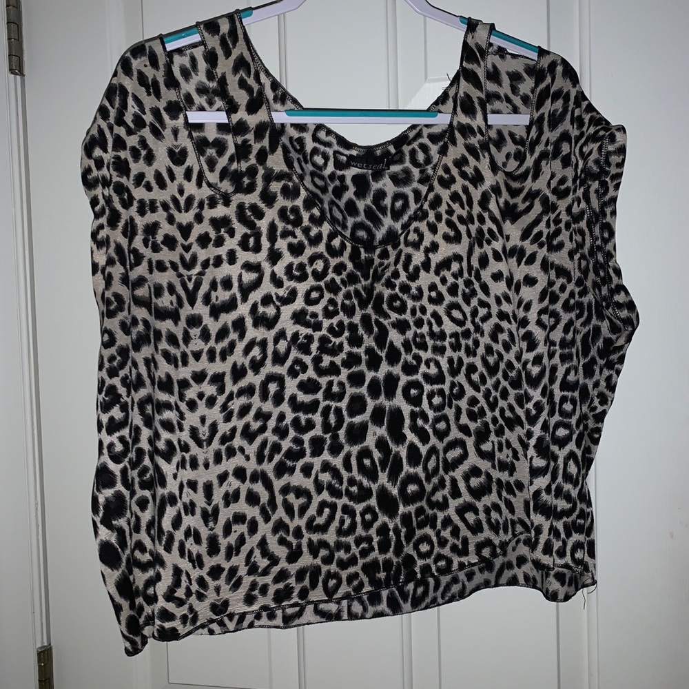 Leopard Print Tunic - Picture 6 of 6